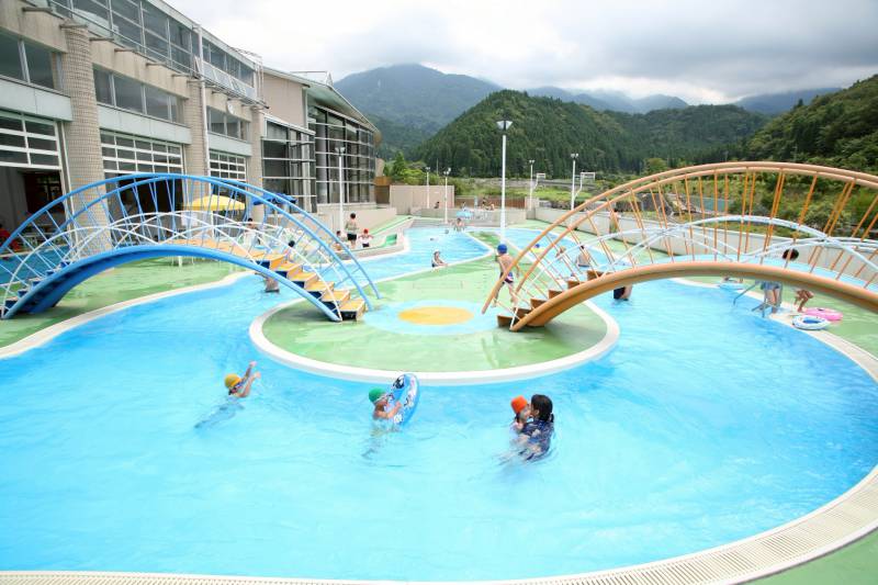 【7/18スタート】夏休みはクアリゾート湯舟沢の流水プールへ！☀️