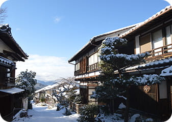 冬の馬籠宿